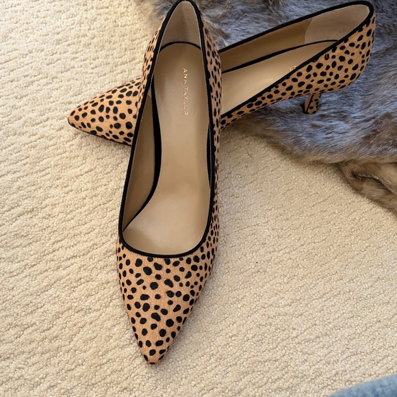 Ann Taylor Tan and Black Spotted Heels - Picture 2 of 4